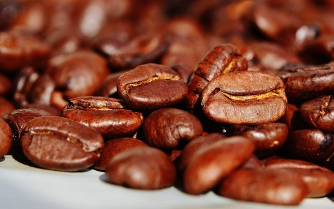 El café es rico en antioxidantes y ayuda a la microbiota intestinal.