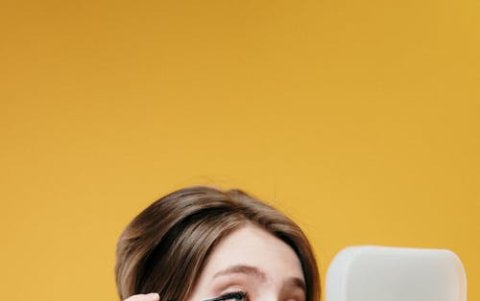 Una de las recomendaciones es tratar de evitar el uso de maquillaje en la zona en la que se coloca la mascarilla.