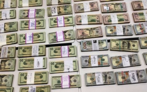 Los israelitas fueron detenidos con más de 300.000 dólares, durante un operativo.