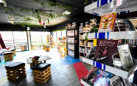 Espacio. En la plaza también se inauguró una librería.