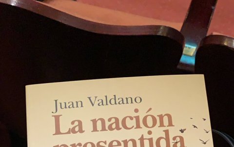 'La nación presentida', ensayos sobre el país se publicó el año pasado en medio de las protestas de octubre.