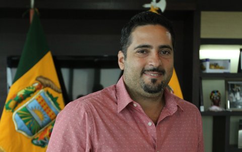 Quirola, aspirante presidencial de Libertad es Pueblo, fue prefecto de El Oro. 







Agencia (ag-expreso)