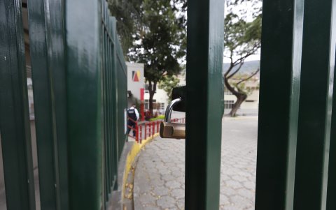 En el colegio Alemán Humboldt esperan la decisión del COE cantonal para retornar a las aulas. El plantel sigue cerrado.