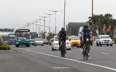 Demanda. Los ciclistas lamentan que, en algunos tramos, la ruta sea demasiado estrecha e insegura.