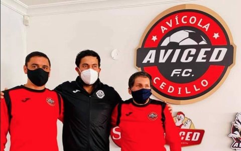 Jaime Iván Kaviedes (c) firmó con Aviced en 2020