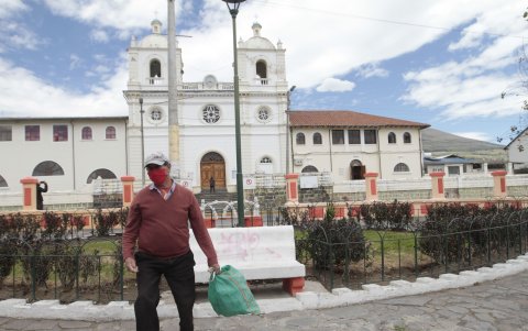 A Aloasí, los turistas ya no llegan y los negocios lucen cerrados. El cabildo pide ayuda para reactivarse. 





Agencia (ag-extra ag-expreso ag-quito)