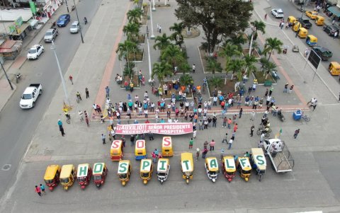 Los habitantes de Pedernales en una reciente protesta en el que exigían la construcción de un hospital.