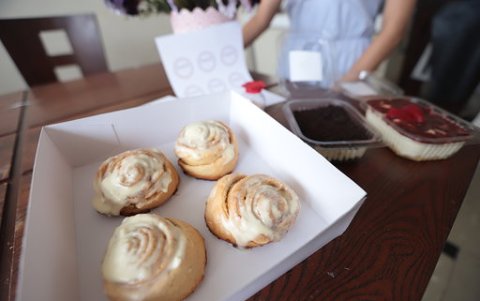 Los rolls son los productos principales. Nahomi quiere preparar nuevos dulces más adelante.