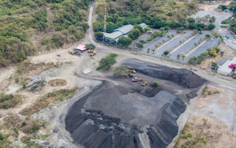 Trabajo. Canteras estarían haciendo labor de minería en el Cerro Blanco.