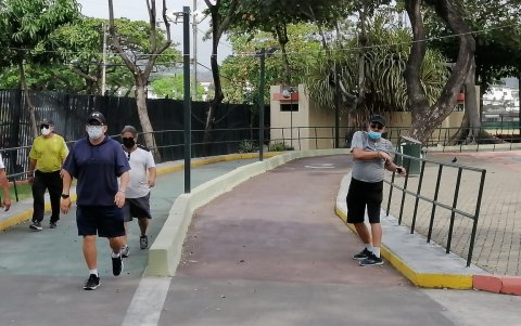 El Parque de la Kennedy es otro de los espacios que hoy recibió a decenas de visitantes.