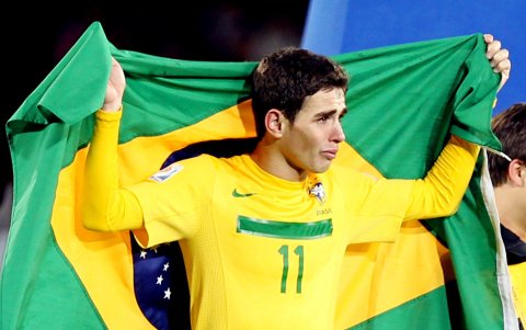 Oscar obtuvo en 2011 la Copa Confederaciones con la selección brasileña.