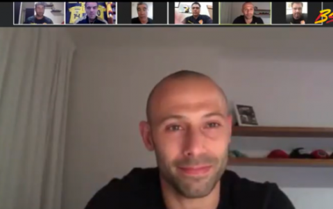 Javier Mascherano, durante el diálogo con la gente del Ídolo del Astillero.