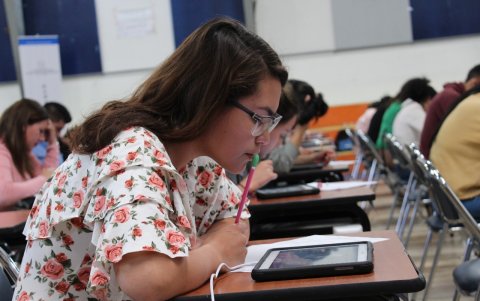 En los últimos años, los estudiantes se quejan de que es más complicado ingresar a la universidad pública y estudiar una carrera de su preferencia.