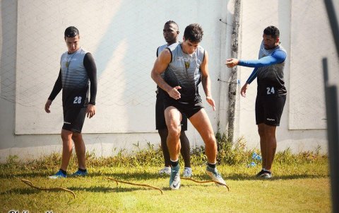 El guayaquileño enfatiza que su paso por Fuerza Amarilla no fue marketing.