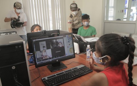 Sistema. Los cuatro niños pudieron ingresar a la clase virtual.