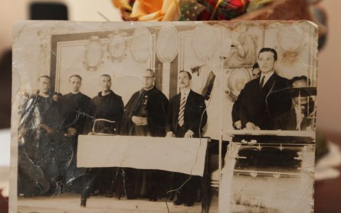 Historia. En la década de los 60, Ángel fue el presidente de la Liga de Colegios Católicos y secretario del Sindicato de Trabajadores.