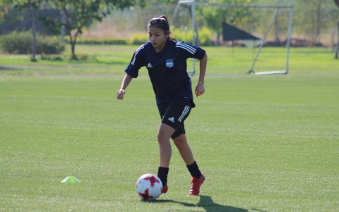 Ariana Castro, volante eléctrica, jugará por segunda vez la Superliga.