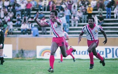 La Pantera con la camiseta de El Nacional, escuadra con la que logró 154 goles.