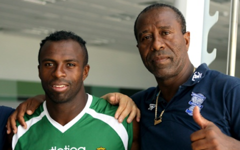 Ermen en un foto junto a su fallecido hijo Christian Benítez, quien partió hace más de siete años.