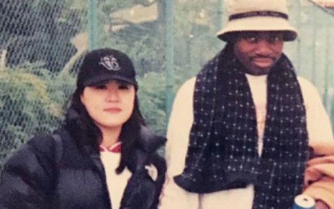 Osaka, abajo a la izquierda, junto a sus padres Leonard Francois y Tamaki Osaka y su hermana en una imagen de la infancia.