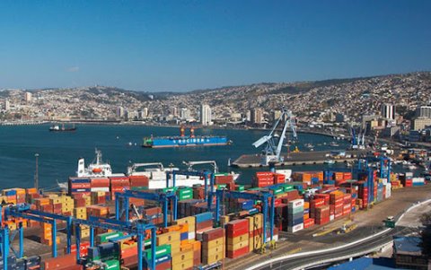 Puerto de Valparaíso. Chile redujo la importación de productos de Ecuador en este año.