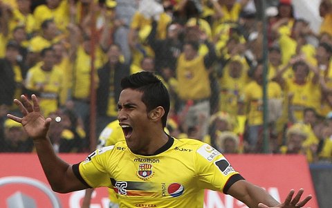 José Amaya celebra el gol que marcó con Barcelona en Ambato el 2012 y fue clave para la estrella 14.