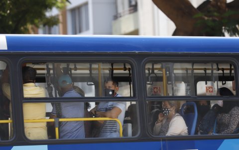 Control. Los ciudadanos ahora exigen que se redoblen los controles en los articulados y buses urbanos.