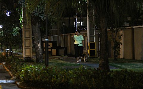 Los residentes aseguran sentirse intranquilos incluso al salir al caminar cerca de sus ciudadelas.