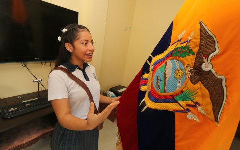 Marina Paladines, de Colegio Politécnico, está contenta de haber logrado una de las metas que se propuso.