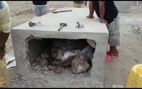 Este es el estado en el que quedó la tumba de la difunta.