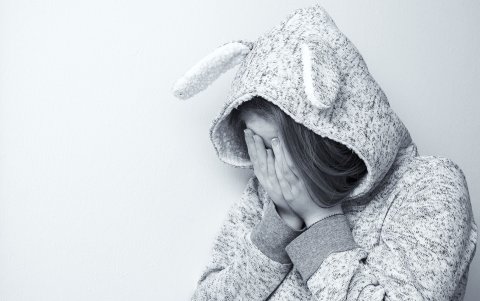 Los adolescentes que toman sobredosis de Benadryl pueden sentir confusión, agitación e incluso, morir