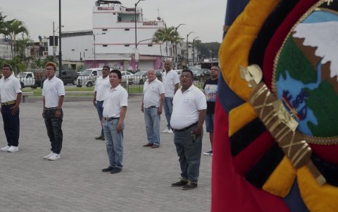 La Asociación Nacional de Soldados de Reserva ‘Conscripto Ecuatoriano’ ofreció un acto al pie del monumento a Los Héroes, norte de Guayaquil.