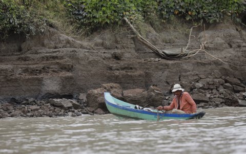 Presencia. Los turistas pudieron fotografiar y conocer la labor de los pescadores artesanales en las riberas.