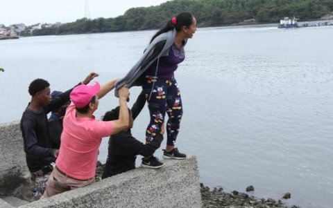 La madre del joven estaba desesperada. Al momento, el chico no ha sido hallado.