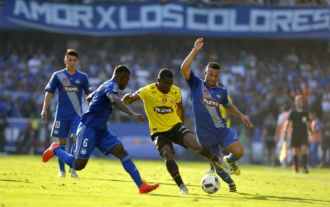 Se cuestiona la forma en que Barcelona consiguió uno de sus auspiciantes en 2017.