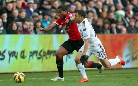 Esta foto simboliza el gran recuerdo de Montero en la Premier, al medirse contra su gran amigo, Antonio Valencia