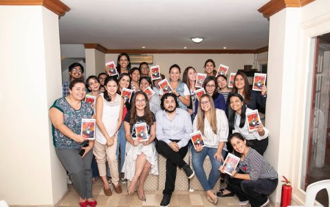 Conversatorio del club de lectura junto al escritor Ernesto Carrión.