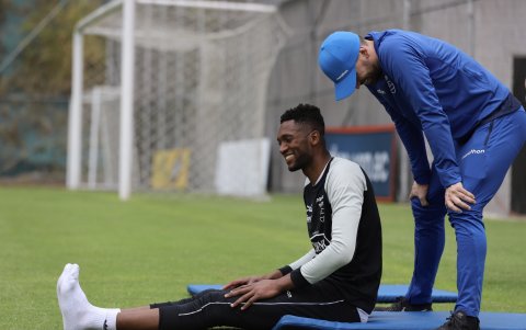 Alexander Domínguez, arquero de la selección ecuatoriana, en la jornada de trabajos de la Tri.