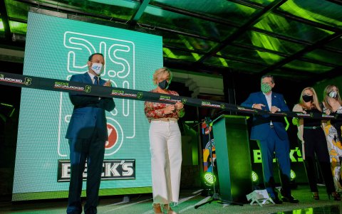 [MISSING]binding.image.description