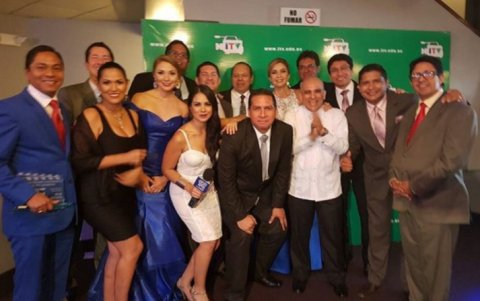 Con el equipo de noticias en la gala de los premios ITV.