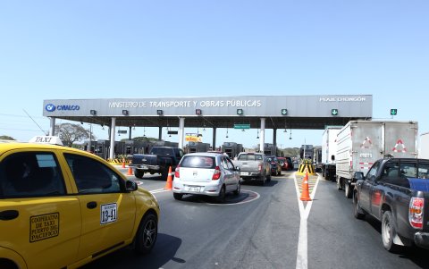 Obra. En el peaje de Chongón hay 18 cabinas, 16 para ambos sentidos.