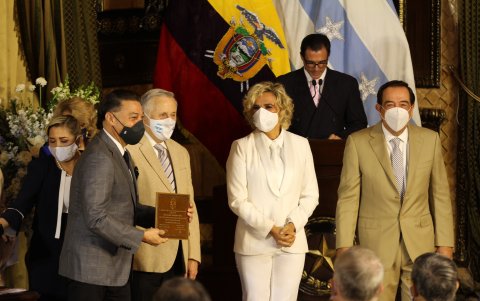 El Barcelona Sporting Club, el Ídolo del Astillero, se hizo merecedor de un reconocimiento que fue recibido por su presidente Carlos Alfaro Moreno.