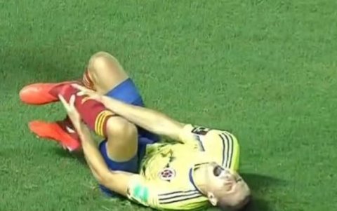La lesión podría dejar al colombiano fuera de cancha durante medio año.