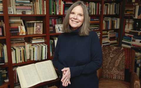 Forché es reconocida por su poesía política.