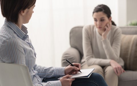 Recibir ayuda psicológica puede ayudarlo a encontrar solución a sus problemas