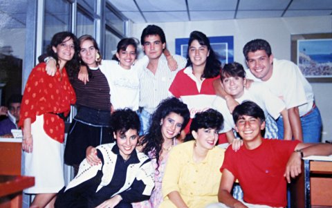Irene (segunda a la izquierda) junto a sus excompañeros de Ecuavisa.