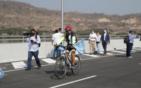 Asistencia. Algunos ciclistas aprovecharon para utilizar el espacio.