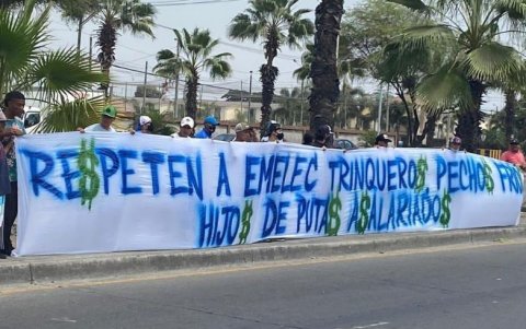 Los hinchas de Emelec perdieron la paciencia.