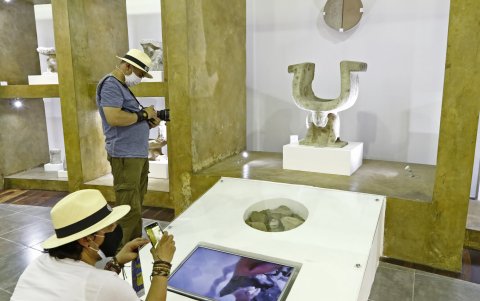 Atractivos. En las faldas del cerro Hojas de Jaboncillo los turistas pueden encontrar bienes culturales de una civilización ancestral.
