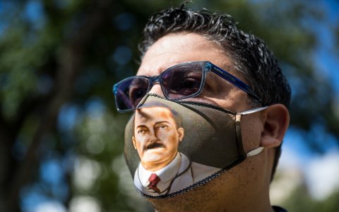 La vigente pandemia de coronavirus terminó condicionando a la ceremonia de exhumación de los restos de José Gregorio Hernández.